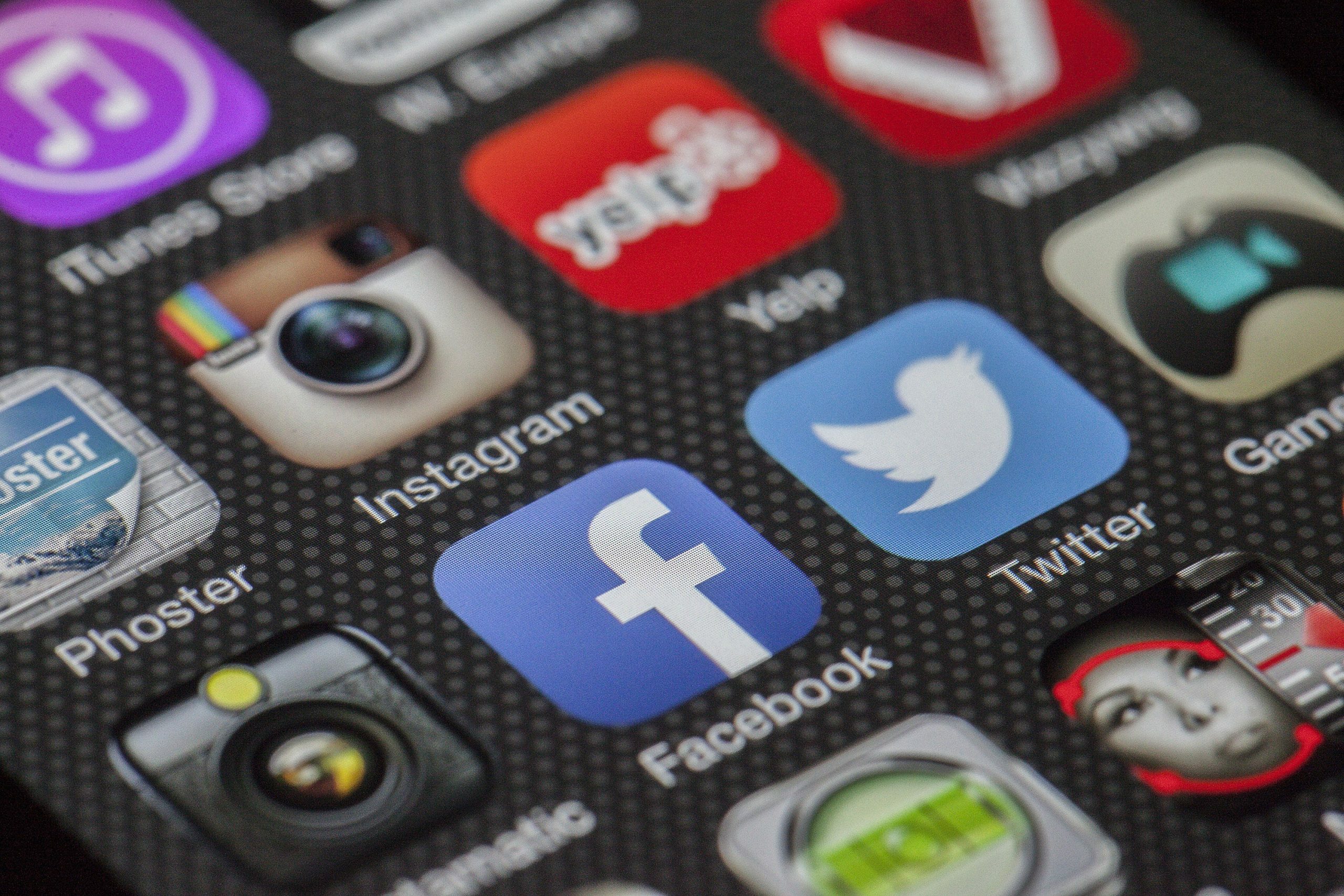 twitter-facebook-together-exchange-of-information-147413-scaled